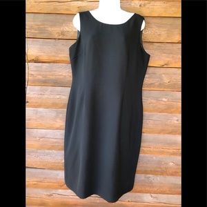 Women’s classic little black doss